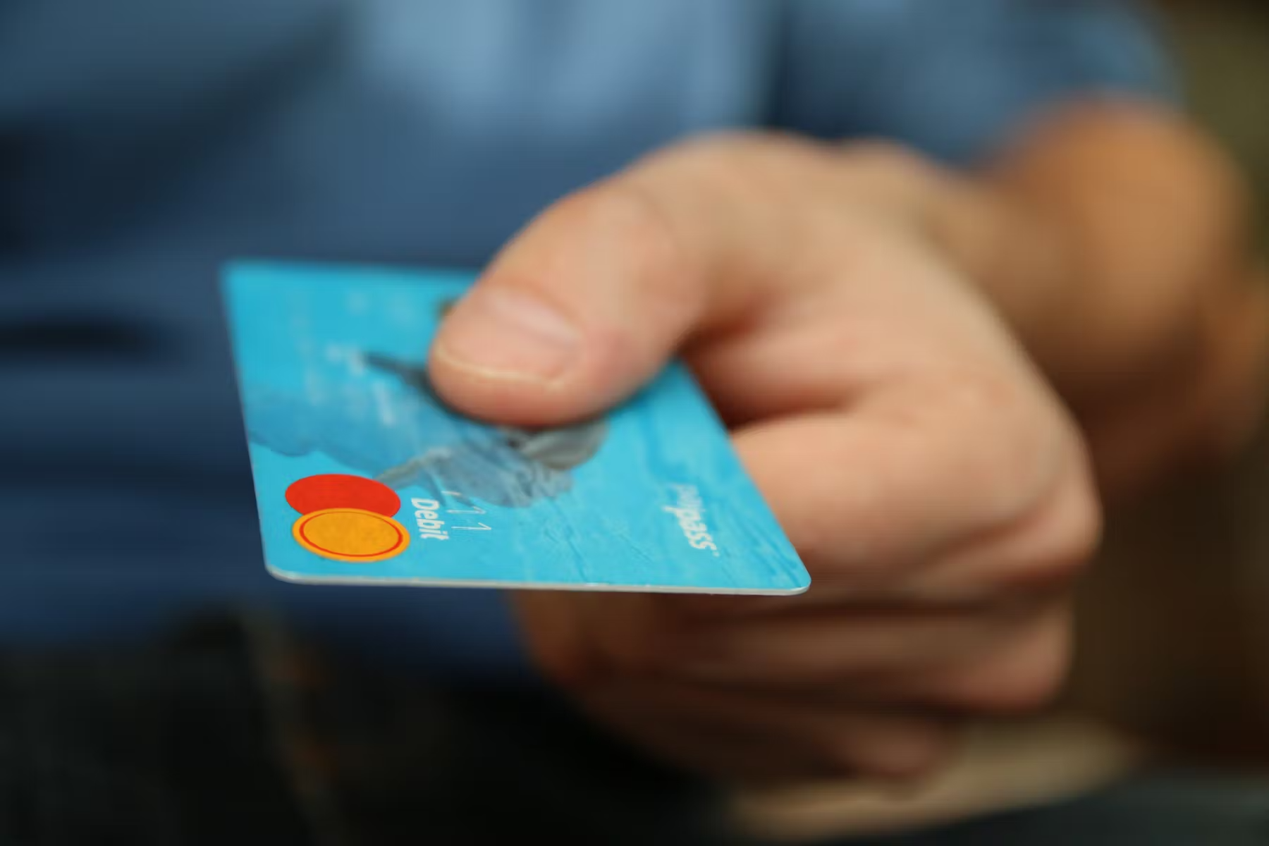 ce65efcc-0899-458f-a95e-4fc5a6f33eaf_bank_card_online